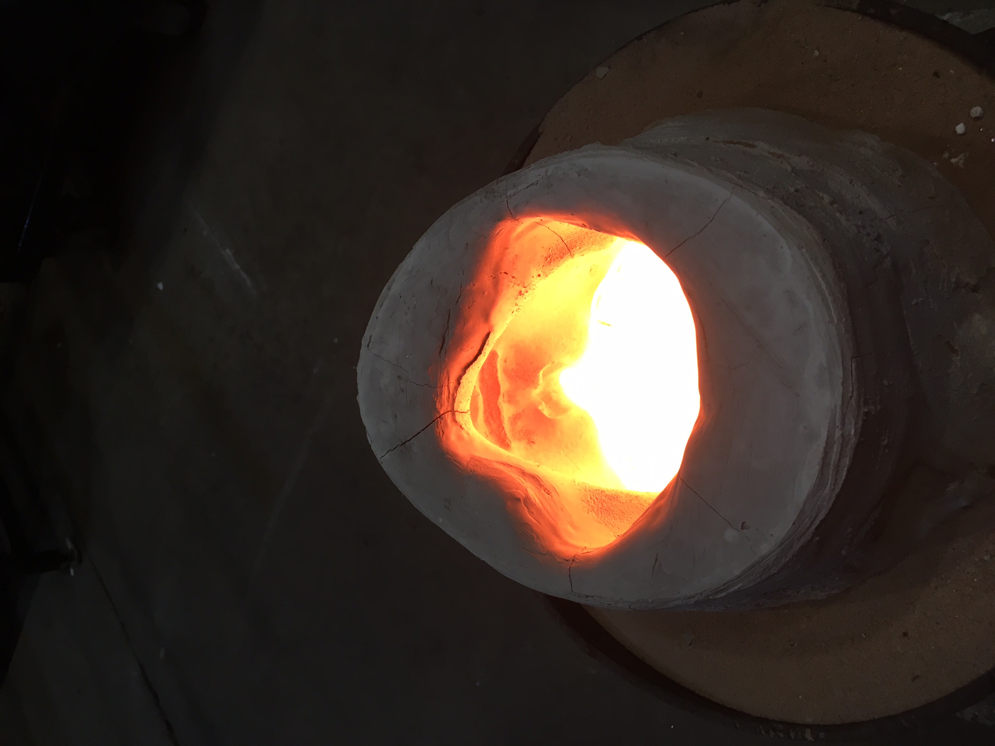 Breaking the Mold: A Window into Experimental Hot Casting and Glassblowing 